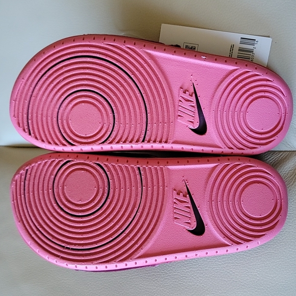 Nike Offcourt Slide - Picture 2 of 3